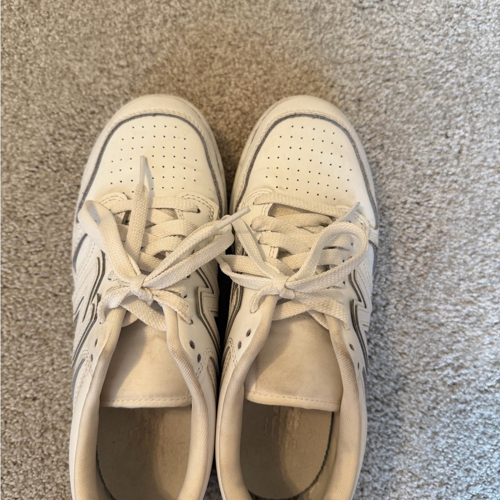 NB sneakers all white (men’s size 6.5 or women’s size 8)